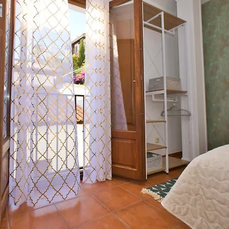 Apartment Insight, Mirador San Nicolas, Parking Included *