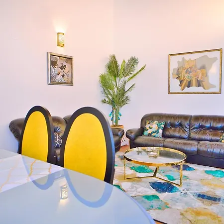 Apartment Insight, Mirador San Nicolas, Parking Included *