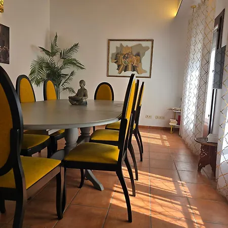 度假居 Le Grand Sultan 1492, Mirador San Nicolas, Parking Included *