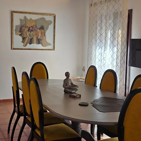 Nasrid House - Casa Amplia Para 12 Con Patio Y Aire Acondicionado Holiday home *