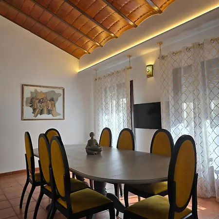 Nasrid House - Casa Amplia Para 12 Con Patio Y Aire Acondicionado *