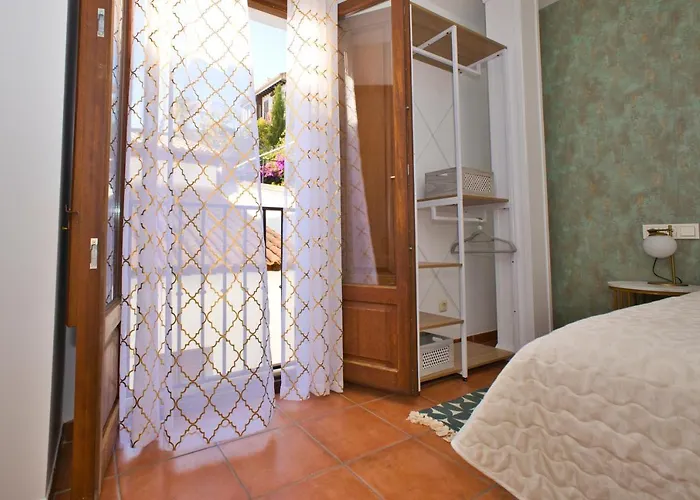 度假居 Le Grand Sultan 1492, Mirador San Nicolas, Parking Included *