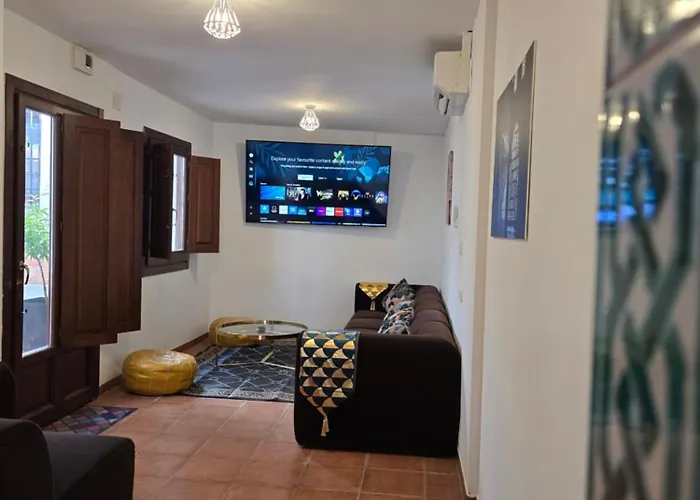 Le Grand Sultan 1492, Mirador San Nicolas, Parking Included